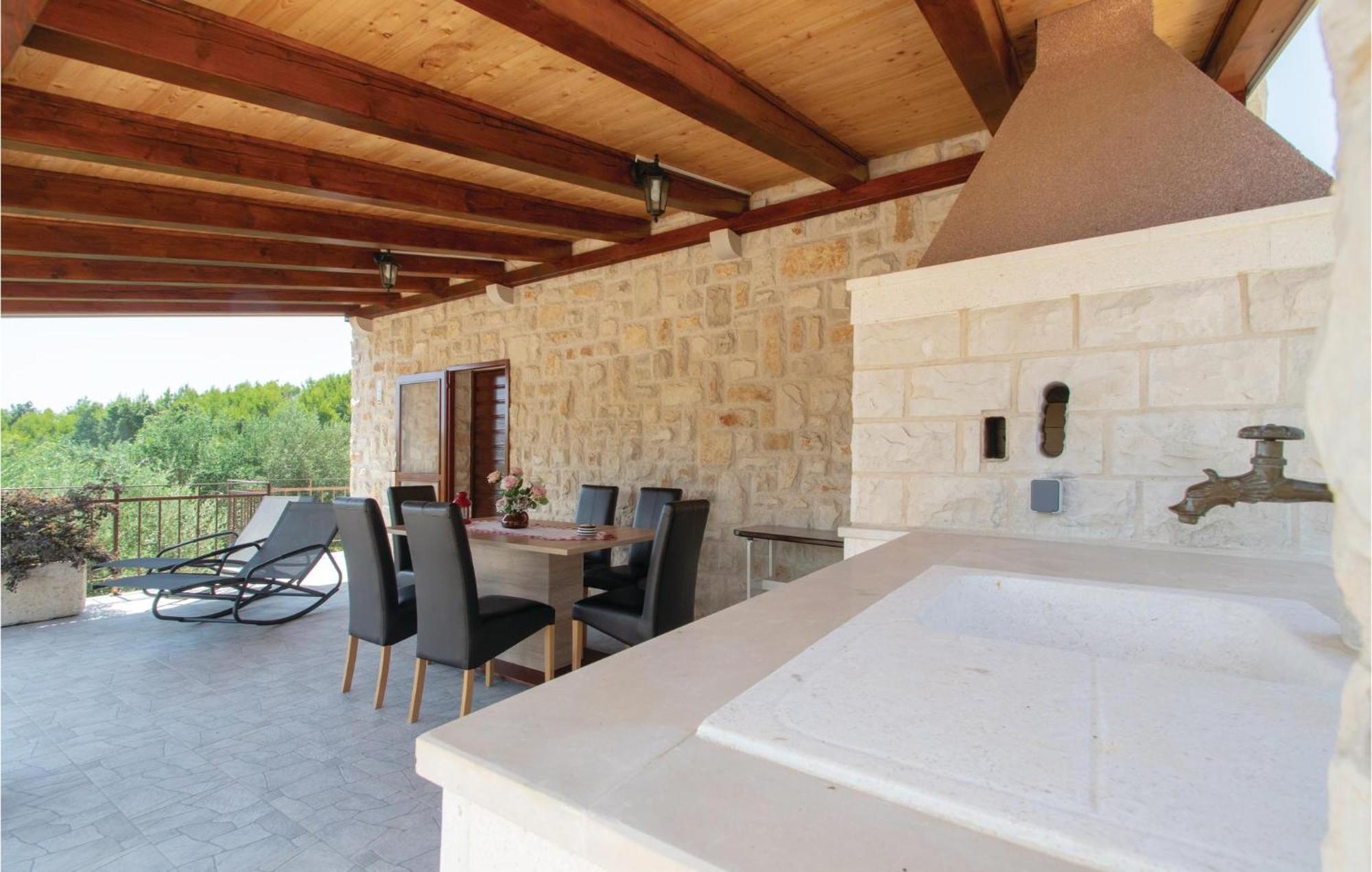 Awesome Home In Smokvica With Kitchen 외부 사진