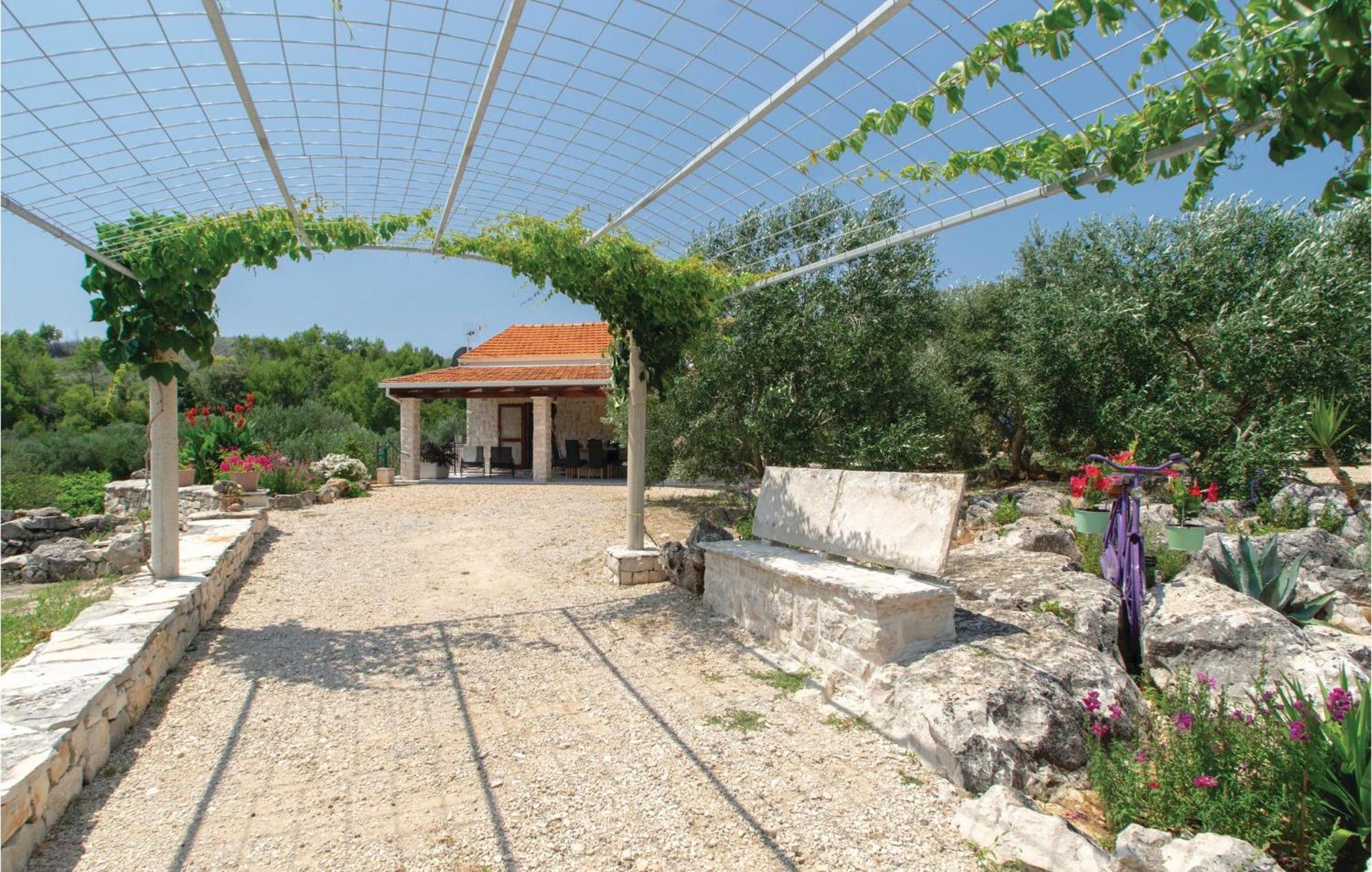 Awesome Home In Smokvica With Kitchen 외부 사진
